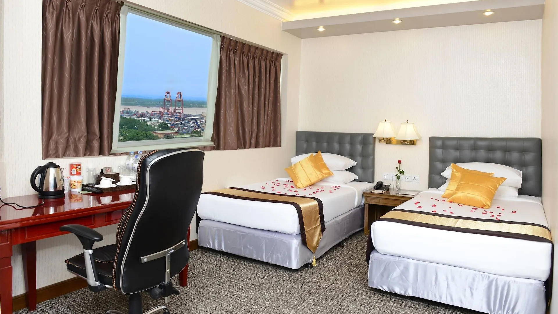 Hotel Grand United - Ahlone Branch Yangon
