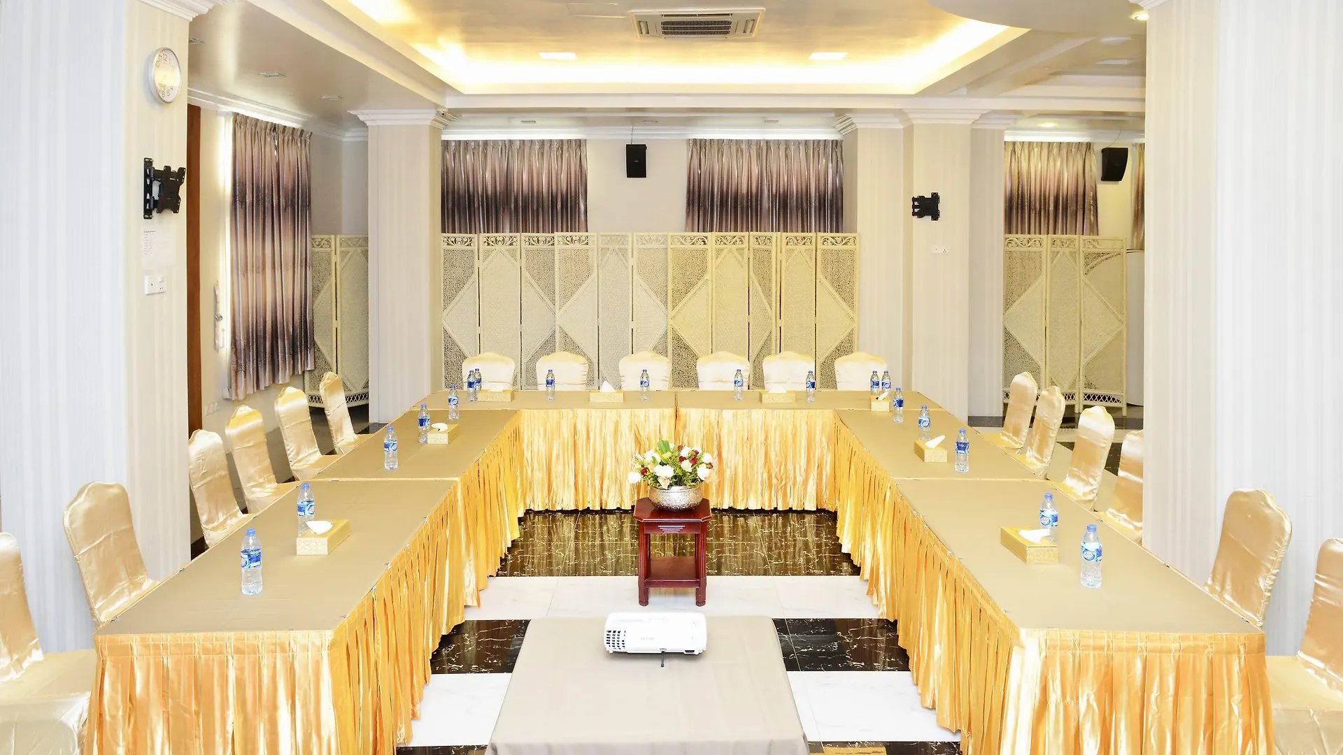 Hotel Grand United - Ahlone Branch Yangon