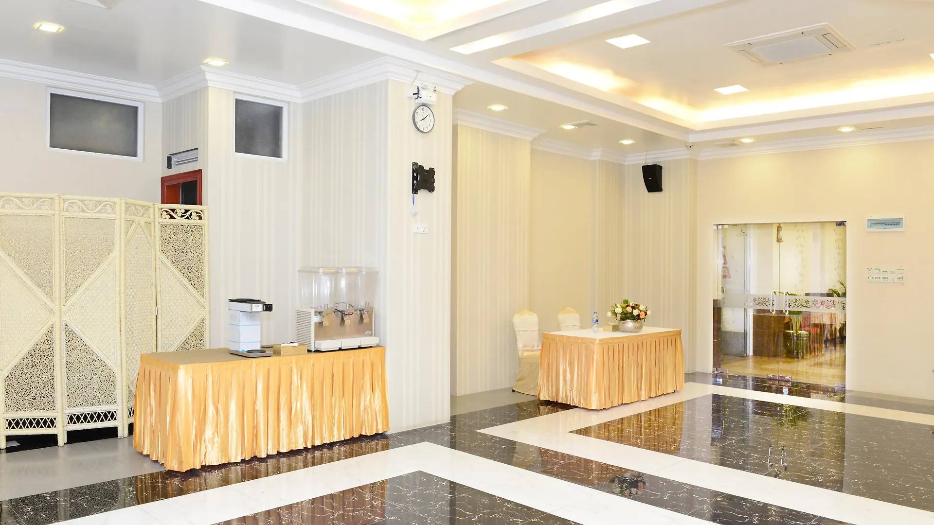 Hotel Grand United - Ahlone Branch Yangon 4*,